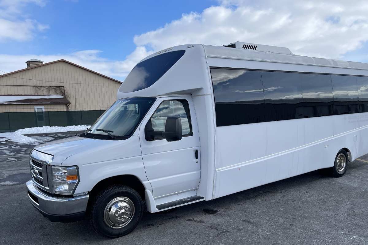 Why You Should Rent a Party Bus in Woodbridge, VA